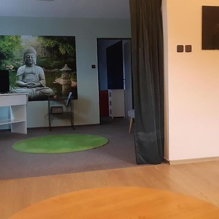 Budha Apartma Jirikov  Zewnętrze zdjęcie