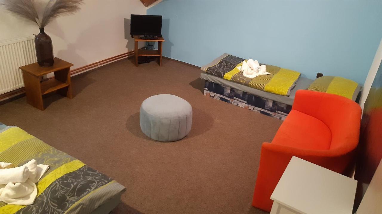 Budha Apartma Jirikov  Zewnętrze zdjęcie