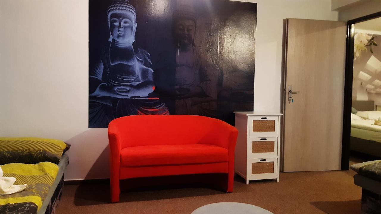 Budha Apartma Jirikov  Zewnętrze zdjęcie