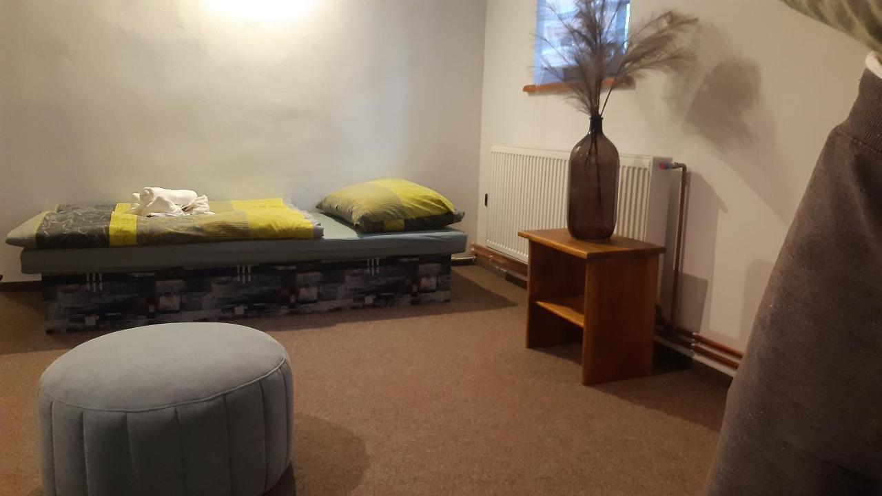 Budha Apartma Jirikov  Zewnętrze zdjęcie